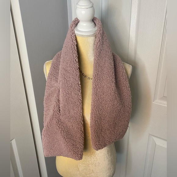 NWT Pink/Mauve Wrap Scarf by INC - Picture 2 of 4